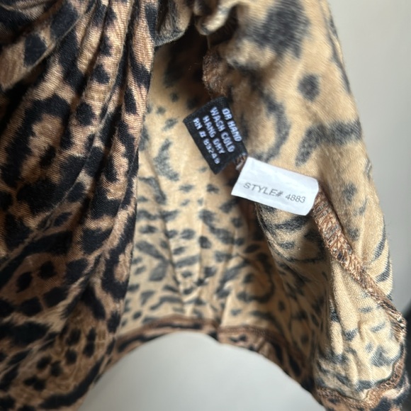 GUC Lynn Ritchie Leopard Print Top - Women’s Quarter Sleeve Tshirt L/ Fits XL - Picture 7 of 7